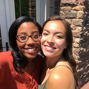 Meet your Posher, Desiree